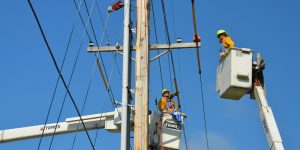 Men working at height on MEWPs